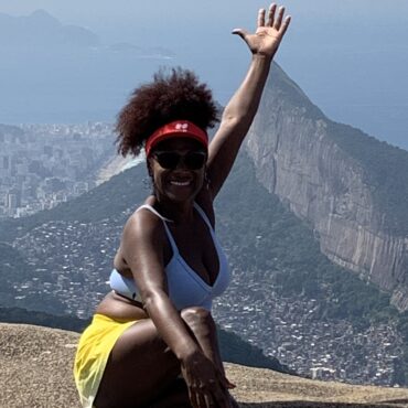 Cláudia de Oliveira